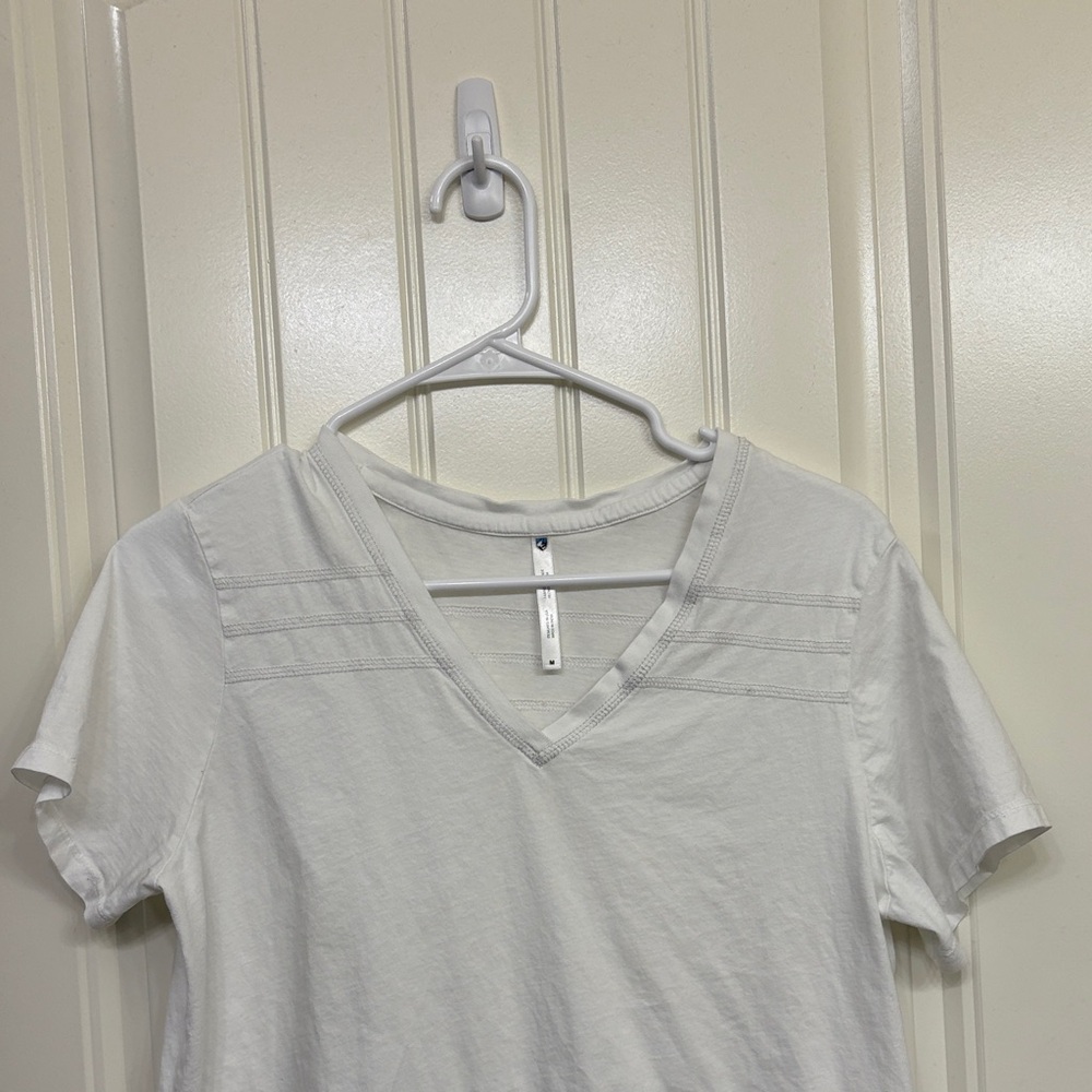 Kuhl Women's White V-Neck Top - Picture 2 of 9